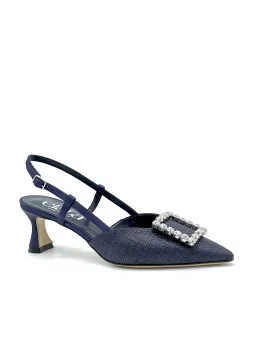 Slingback in rafia e raso di seta blu con fibbia gioiello. Fodera in pelle, suol