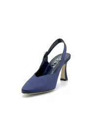 Blue silk slingback with jewel buckle. Leather lining, leather sole. 7,5 cm heel