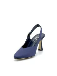 Slingback in raso di seta blu e fibbia gioiello. Fodera in  pelle, suola in cuoi