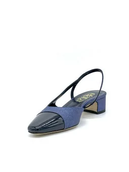 Blue laminate fabric and patent slingback. Leather lining, leather sole. 3,5 cm 