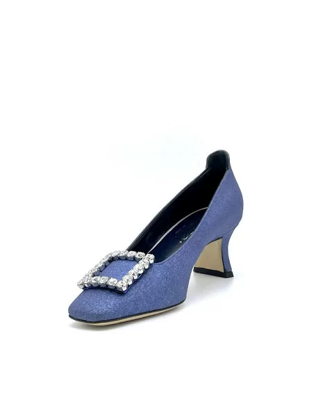 Blue laminate fabric pumps with jewel buckle. Leather lining, leather sole. 5,5 