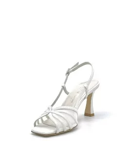 White laminate fabric sandal with mesh insert. Leather lining, leather sole. 7,5