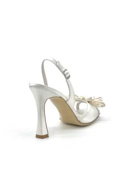 White silk sandal with mesh insert and white bow. Leather lining, leather sole. 