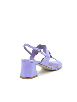 Wisteria patent sandal. Leather lining, leather sole. 5,5 cm heel.