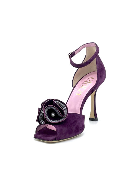 Purple suede sandal and floral accessory with rhinestones and pearl with ankle s