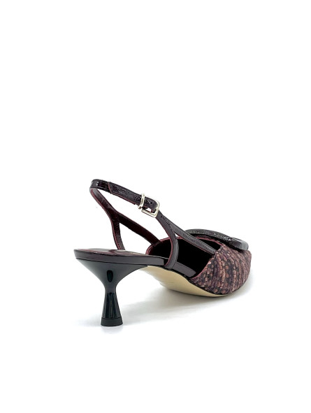 Plum tweed fabric slingback with patent buckle. Leather lining, leather sole. 5,