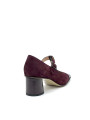 Bordeaux suede and patent t-bar. Leather lining, leather and rubber sole. 5,5 cm