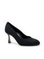 Black fabric pump. Leather lining, leather and rubber sole. 7,5 cm heel.