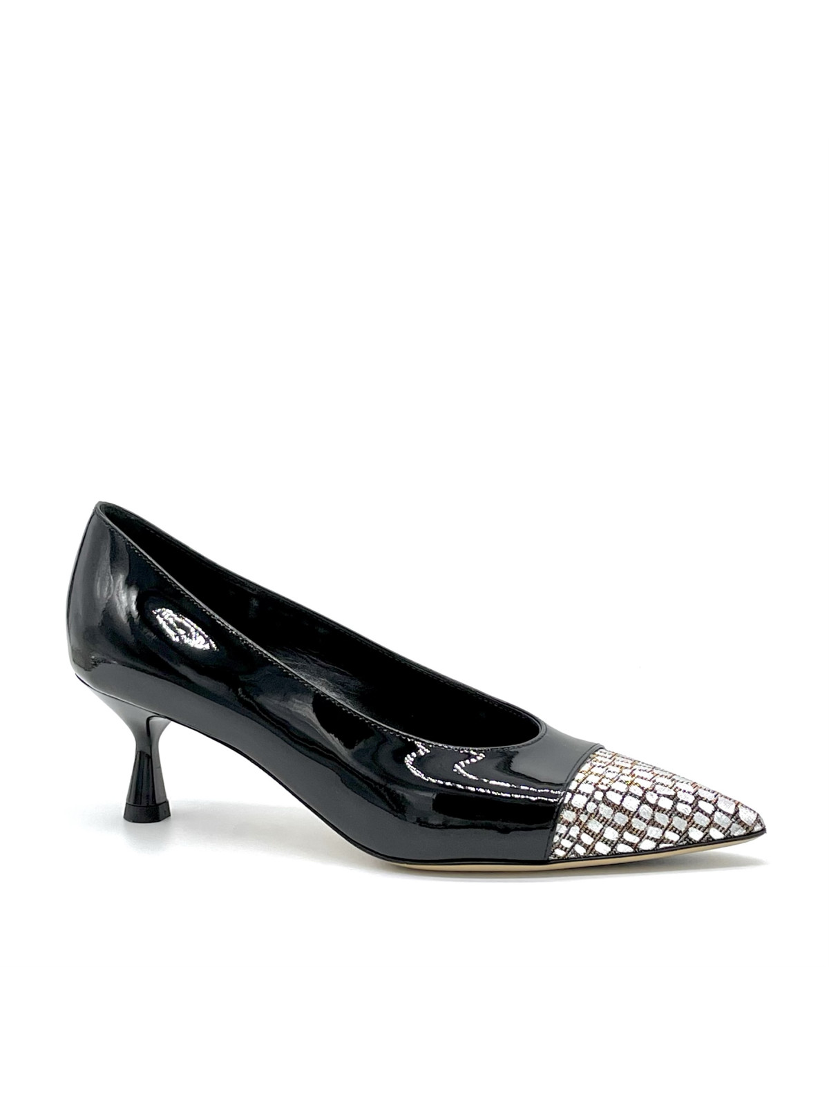 Black patent and silver printed fabric pump. Leather lining, leather and rubber 