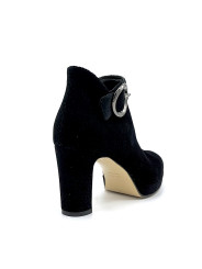 Black suede boots with golden buckle. Leather lining, leather and rubber sole. 9