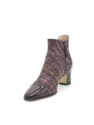 Plum tweed fabrci and patent boots. Leather lining, leather and rubber sole. 5,5