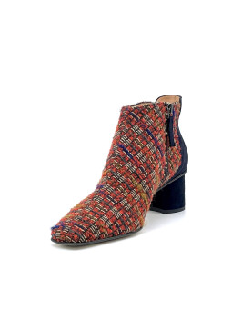 Red bouclé fabric and blue suede boots. Leather lining, leather and rubber sole