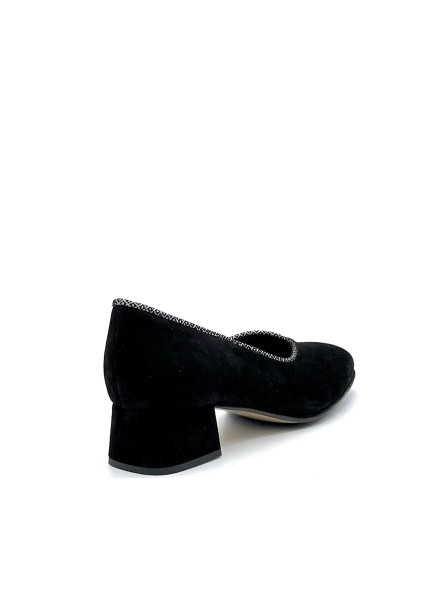 Black suede pump with silver and black printed suede inserts and soft insole. Le