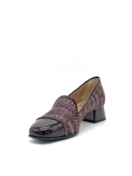 Plum patent and tweed fabric moccasin with soft insole. Leather lining, leather 