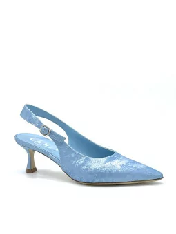 Slingback in ciniglia satinata celeste. Fodera in pelle, suola in cuoio. Altezza