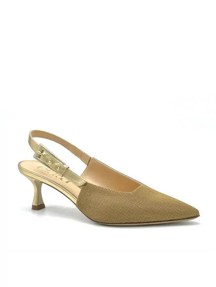 Gold honeycomb fabric and leather slingback with golden buckle. Leather lining, 