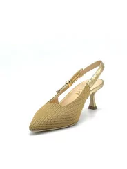 Slingback in tessuto nido d’ape  e pelle color oro e fibbia dorata. Fodera in 