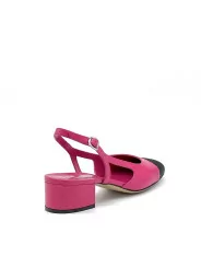 Slingback in pelle fucsia e tessuto nero. Fodera in pelle, suola in cuoio. Altez