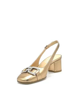 Slingback in pelle laminata color rame e accessorio argento. Fodera in pelle, su