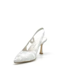 Silver satin effect chenille slingback. Leather lining, leather sole. 7,5 cm hee