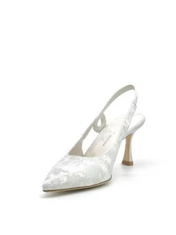 Silver satin effect chenille slingback. Leather lining, leather sole. 7,5 cm hee