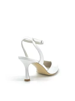 White pearl leather slingback with ankle strap. Leather lining, leather sole. 7,