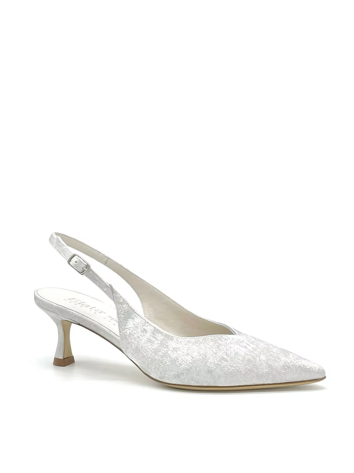 Silver satin effect chenille slingback. Leather lining, leather sole. 5,5 cm hee