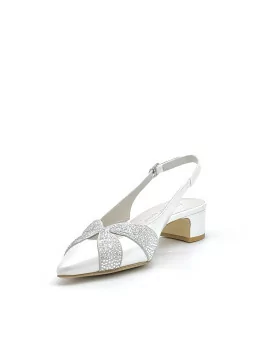 Slingback in pelle perlata bianca e applicazione di strass. Fodera in pelle, suo