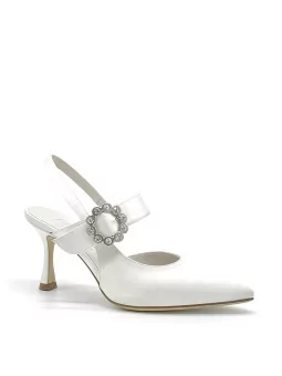 White silk slingback in with jewel buckle. Leather lining, leather sole. 7,5 cm 