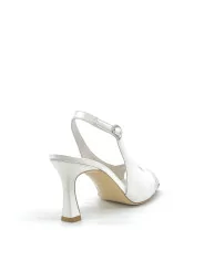 White silk and laminate fabric sandal. Leather lining, leather sole. 7,5 cm heel