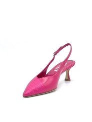 Fuchsia raffia and leather fabric slingback. Leather lining, leather sole. 5,5 c