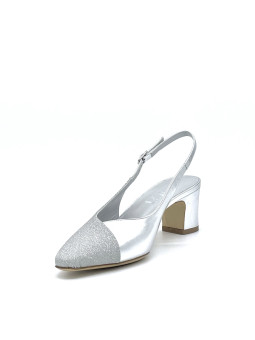 Slingback in pelle laminata e tessuto glitter argento. Fodera in pelle, suola in