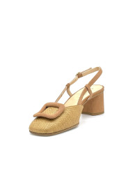 Hazelnut suede and caramel raffia slingback with soft insole. Leather lining, le