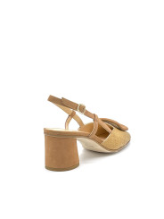 Hazelnut suede and caramel raffia slingback with soft insole. Leather lining, le