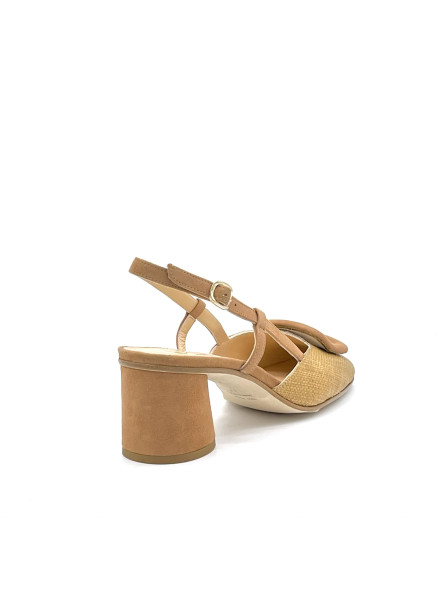 Hazelnut suede and caramel raffia slingback with soft insole. Leather lining, le