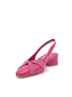 Slingback in pelle fucsia e applicazione di strass. Fodera in pelle, suola in cu