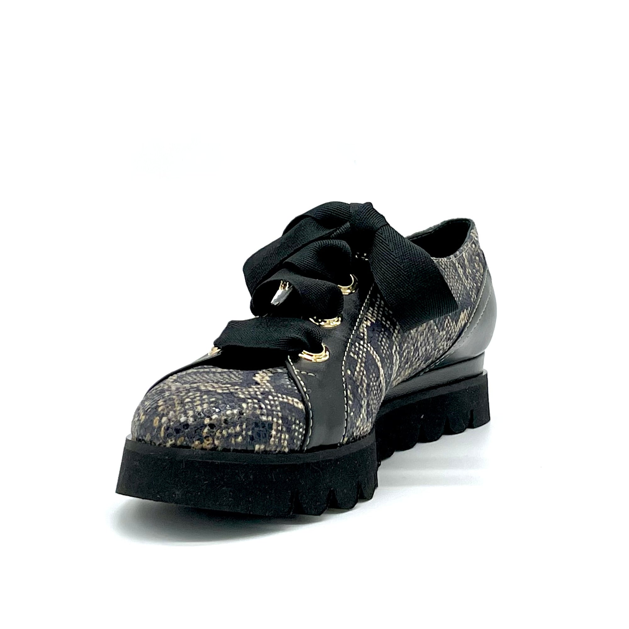 Scarpa allacciata in pelle pitonata e nappa nera - Cod. 59536-1