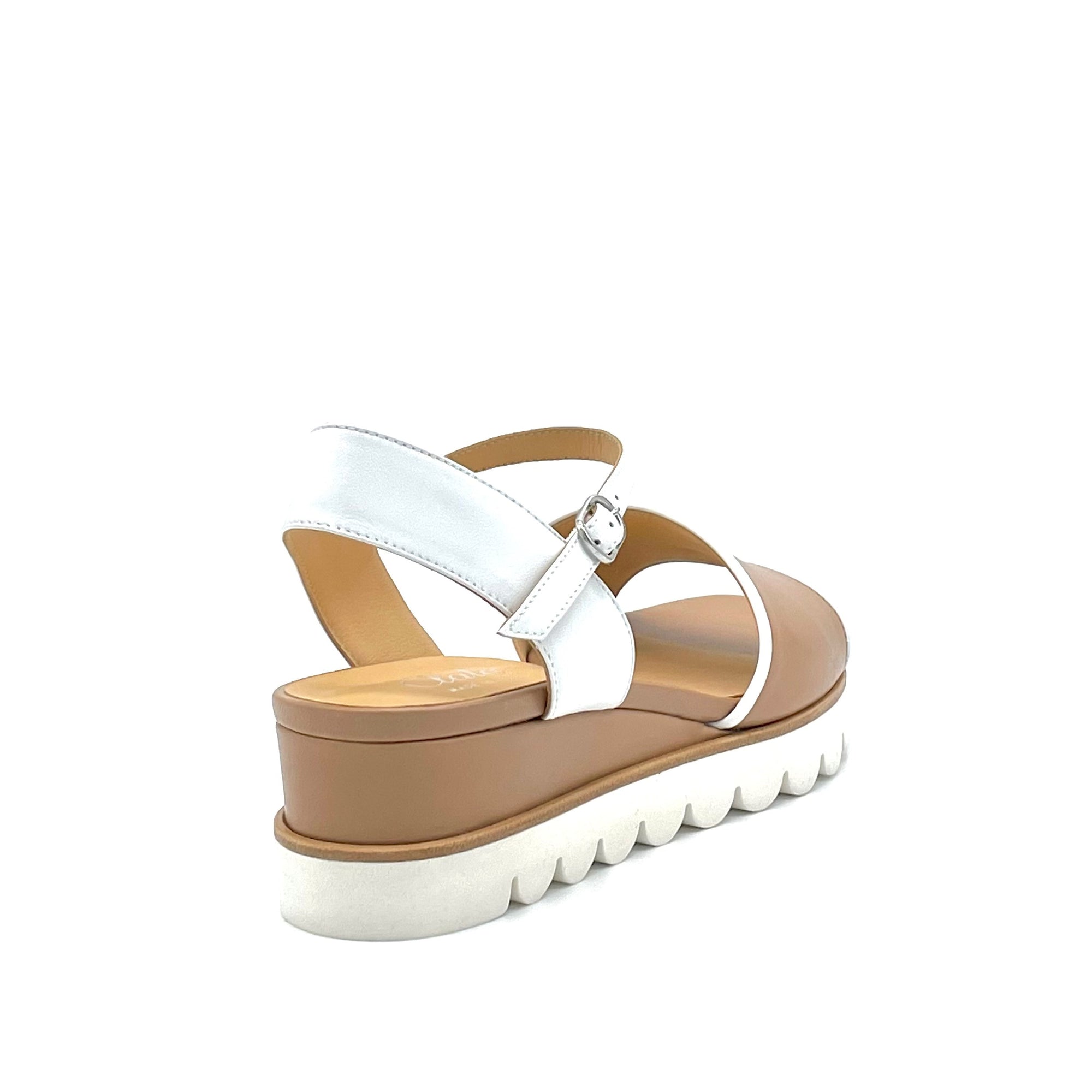 AESTAS Sandalo in pelle beige scuro e bianca - Cod. 11163B