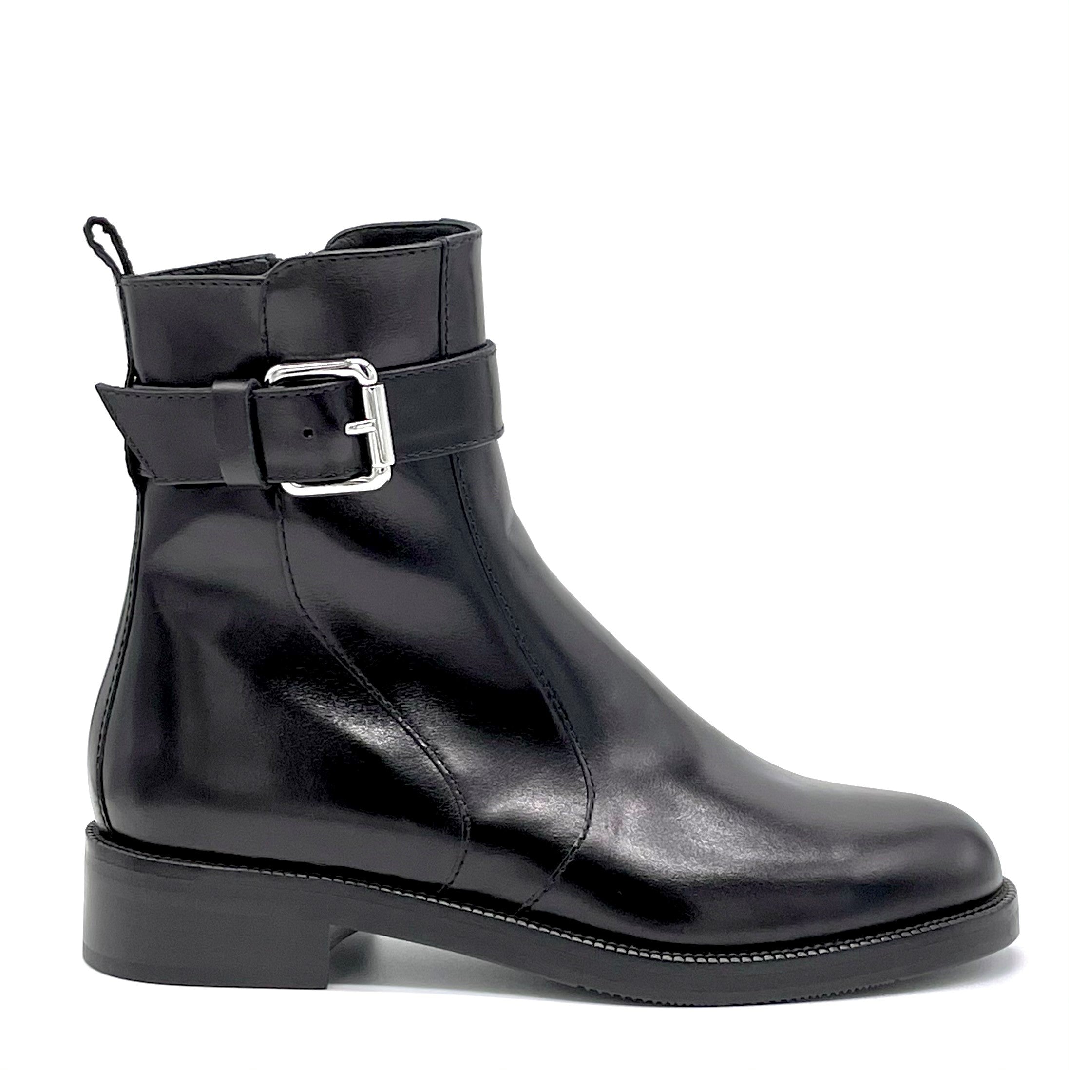 Stivaletto in pelle nera con fibbia - Cod. 51530