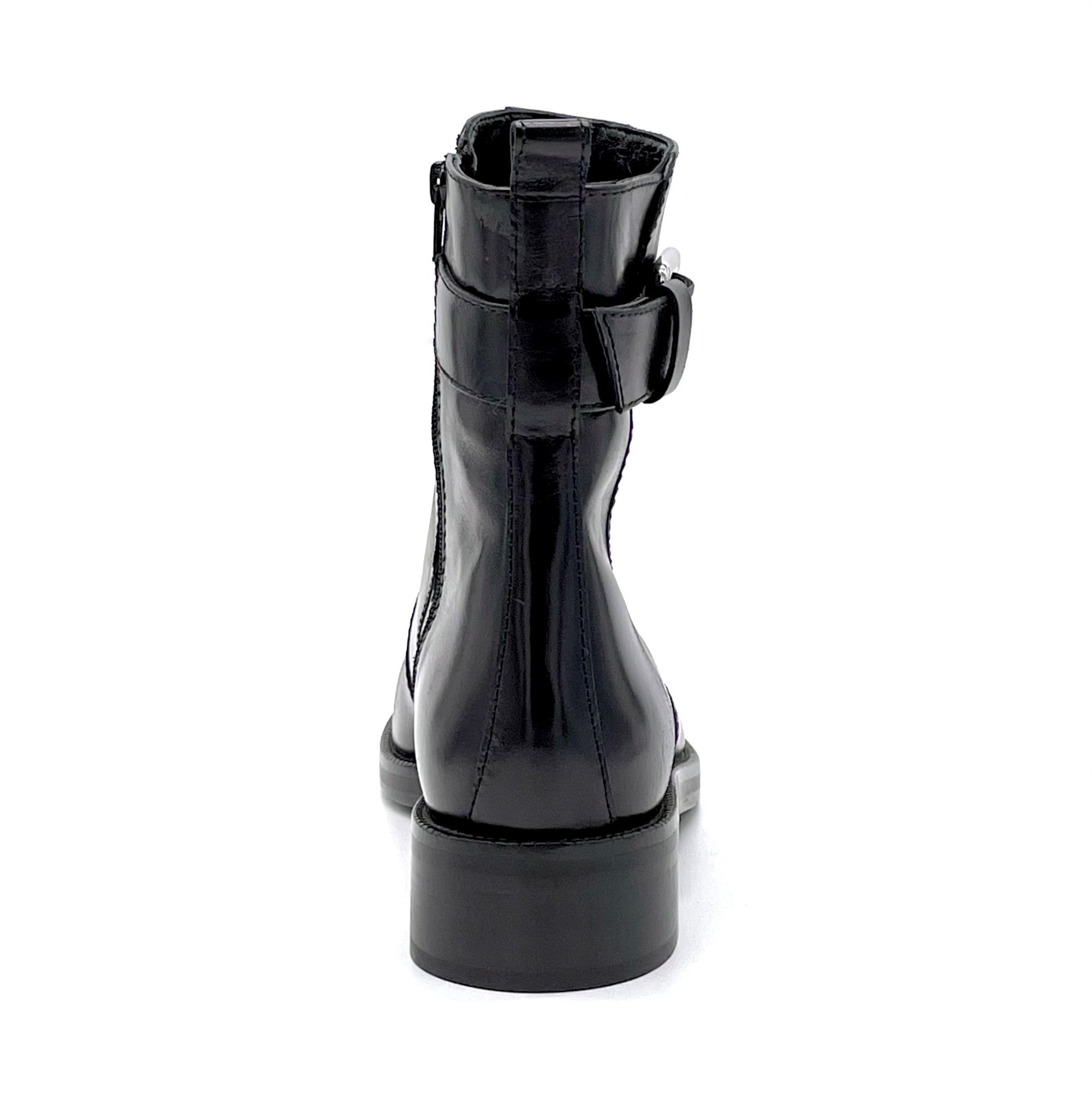Stivaletto in pelle nera con fibbia - Cod. 51530