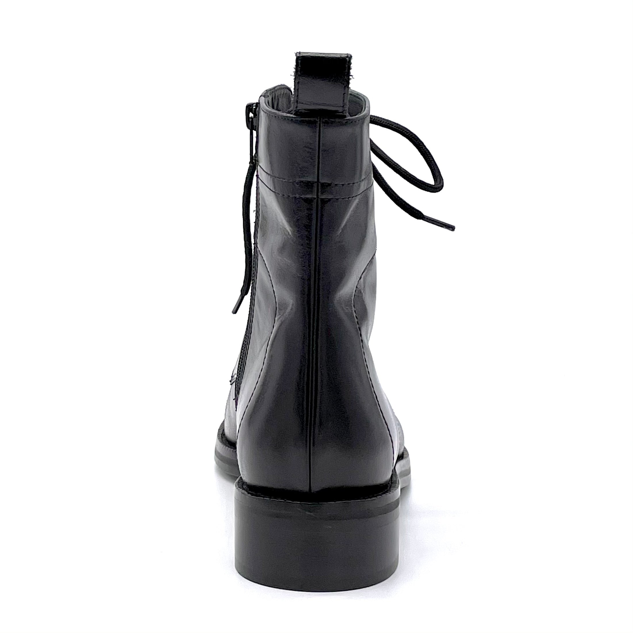 Stivaletto allacciato in pelle nera - Cod. 51529