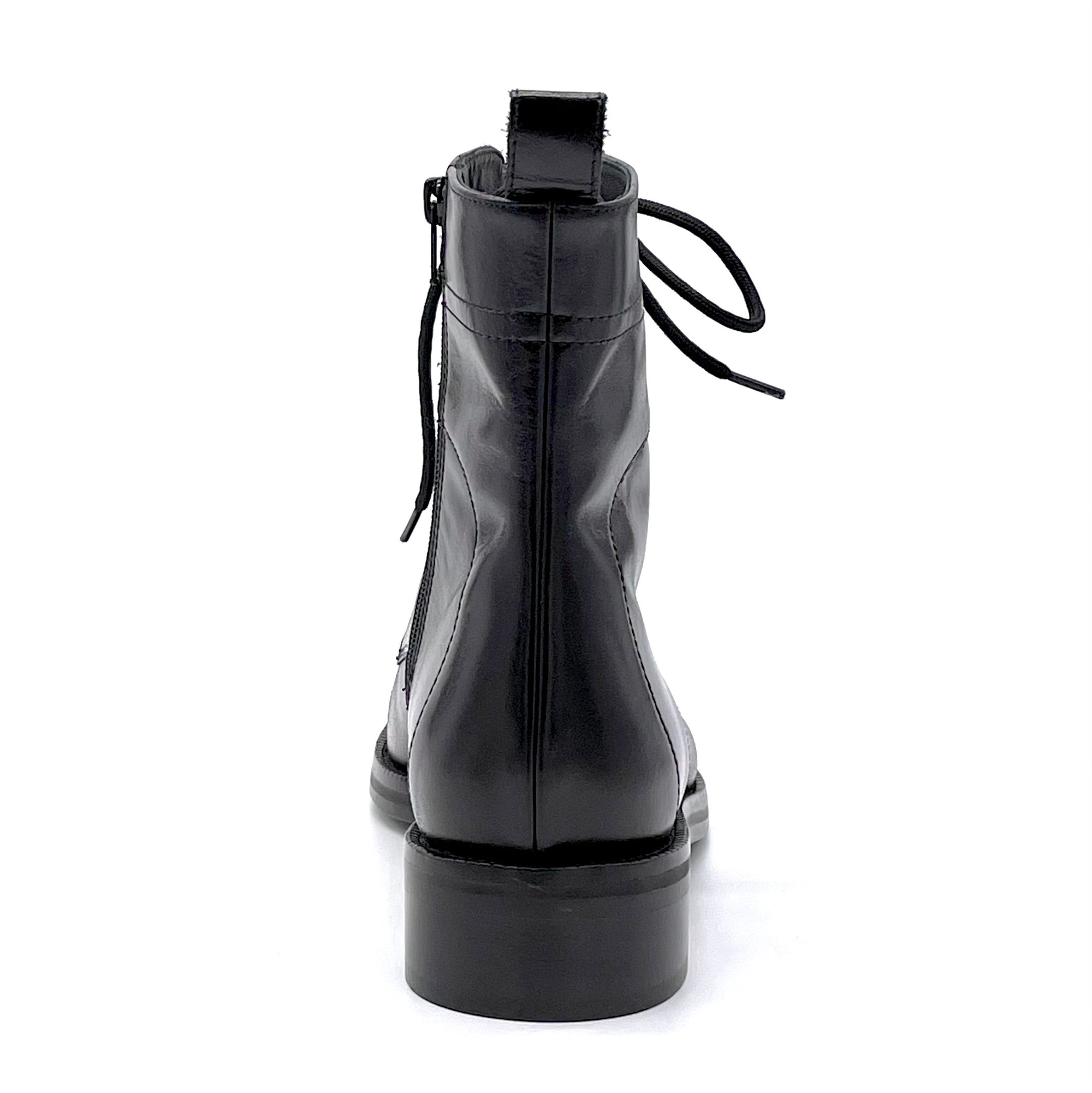 Stivaletto allacciato in pelle nera - Cod. 51529