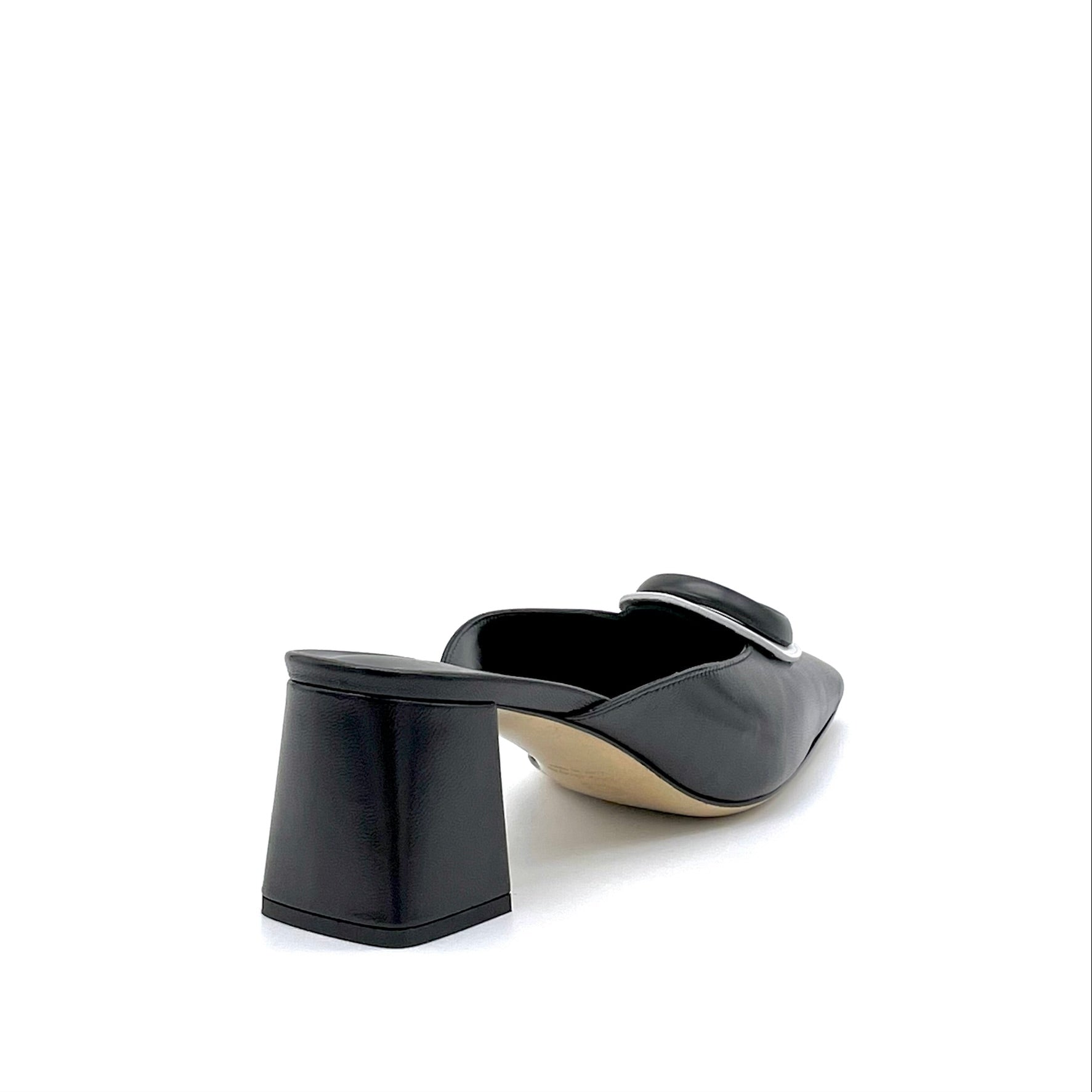 Sabot in pelle nera e accessorio “circle” bianco e nero - Cod. 12157