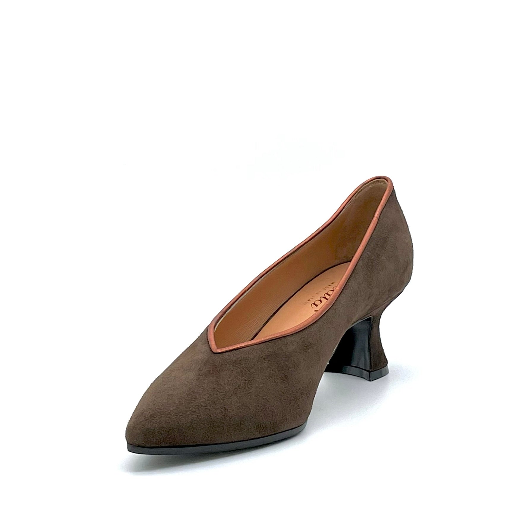 Décolleté in camoscio marrone e dettaglio in pelle arancio - Cod. 52513