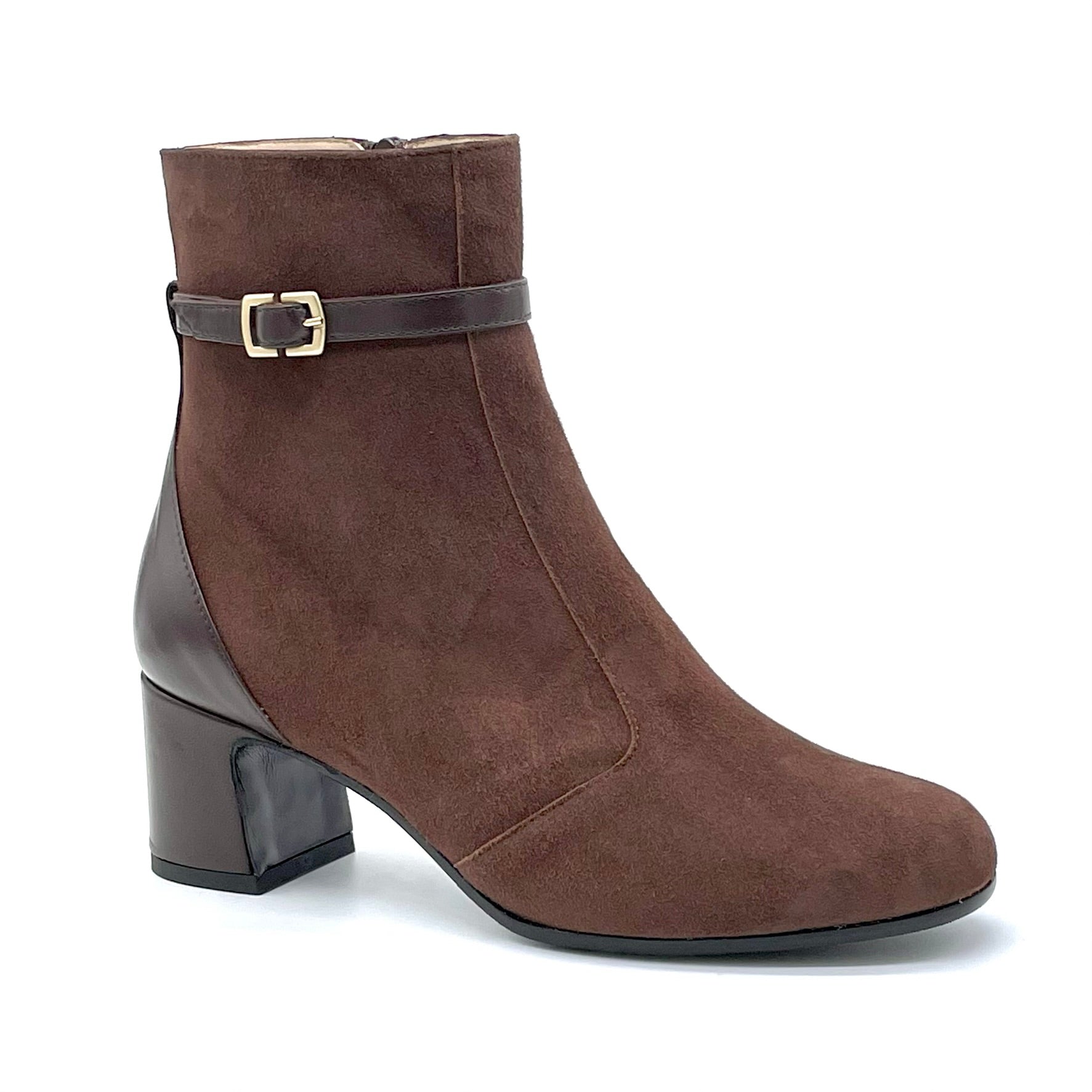 Stivaletto in camoscio e pelle marrone con fibbia dorata - Cod. 52538