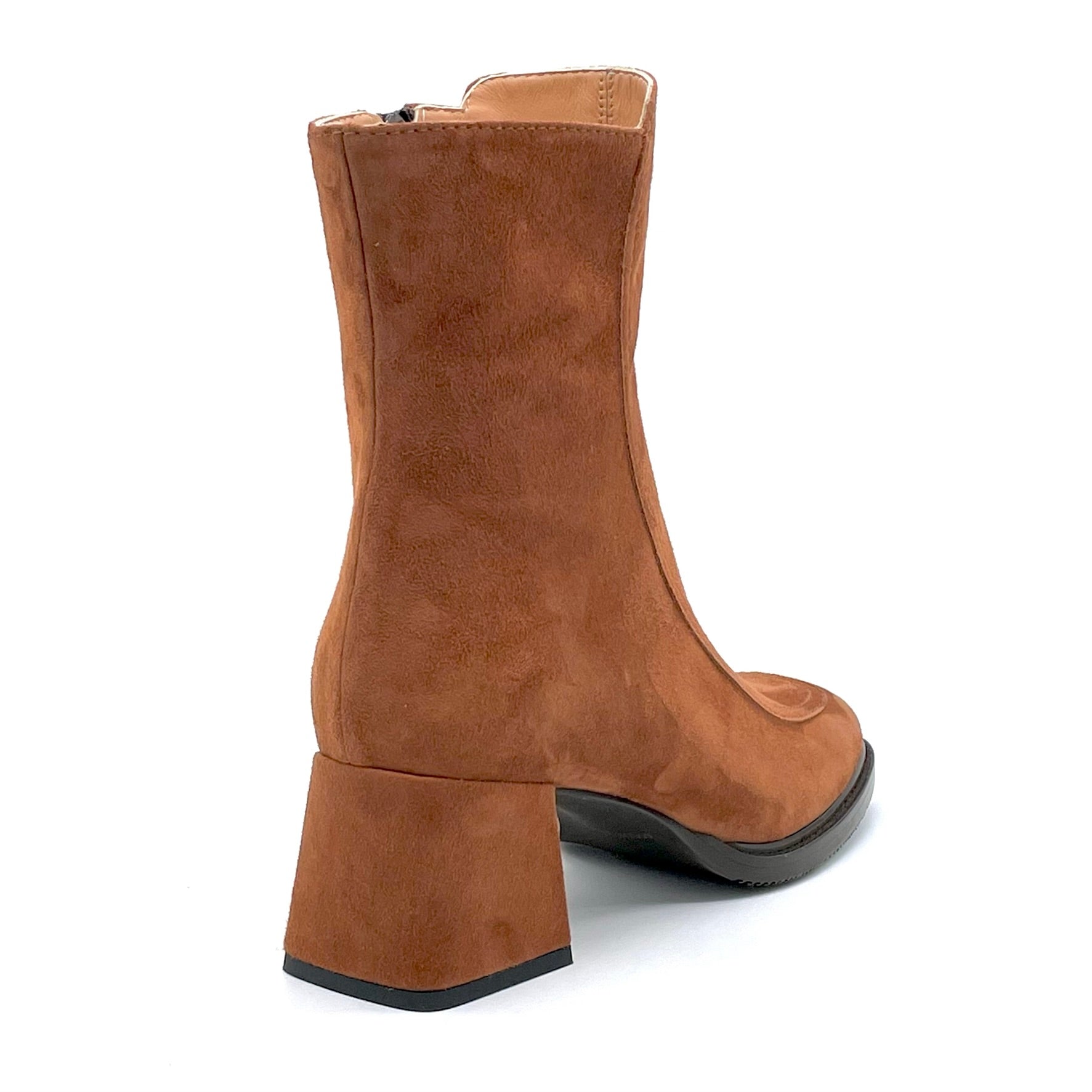 Stivaletto in camoscio color caramello - Cod. 52543