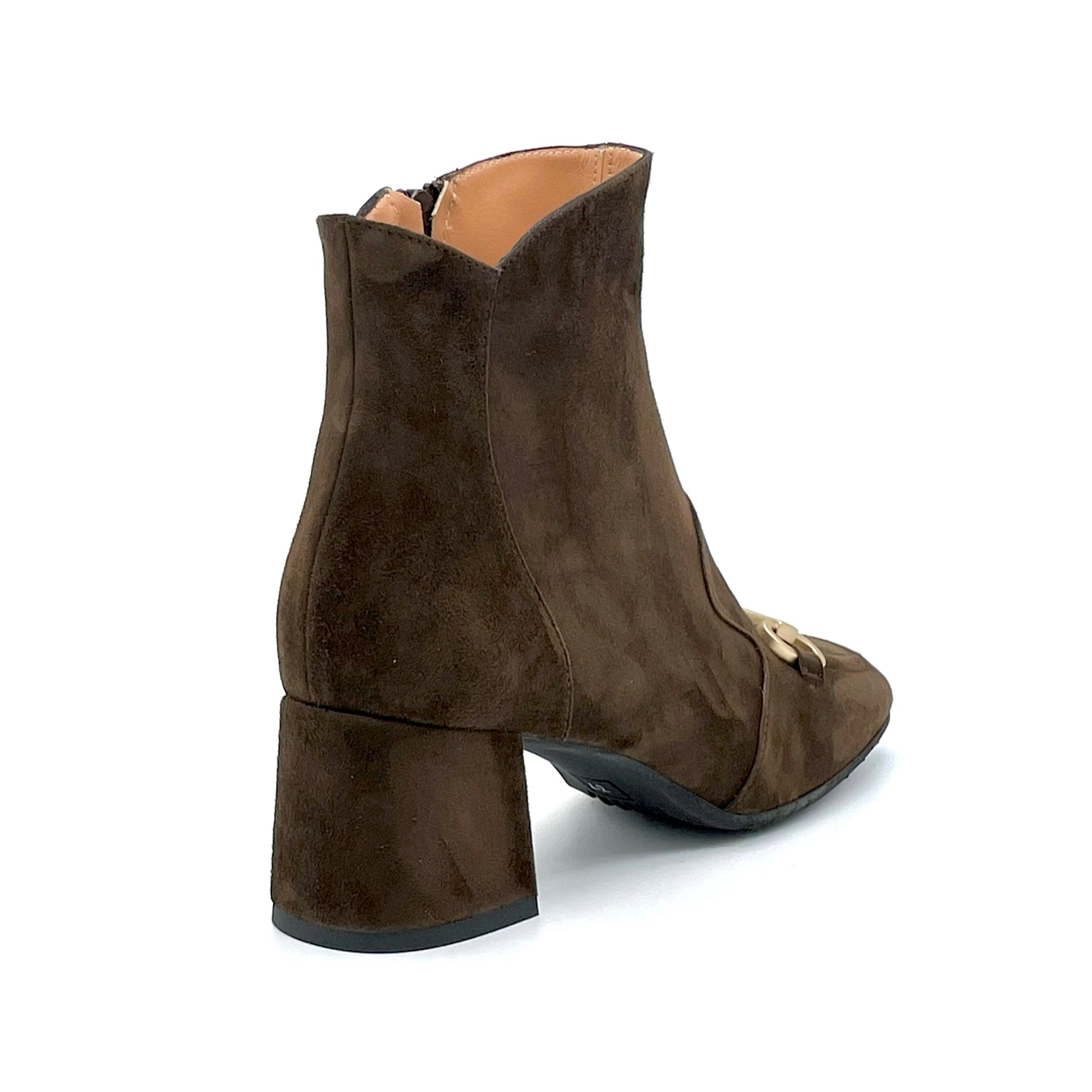 Stivaletto in camoscio marrone e morsetto dorato - Cod. 52530