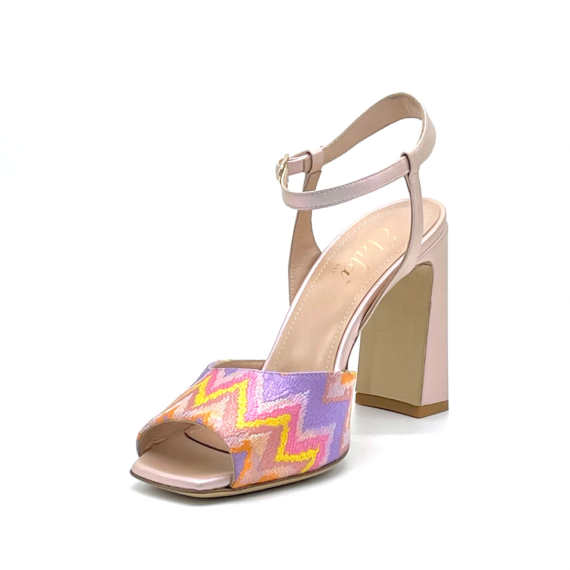 Sandalo in pelle cangiante rosa e tessuto multicolor – Cod. 13105