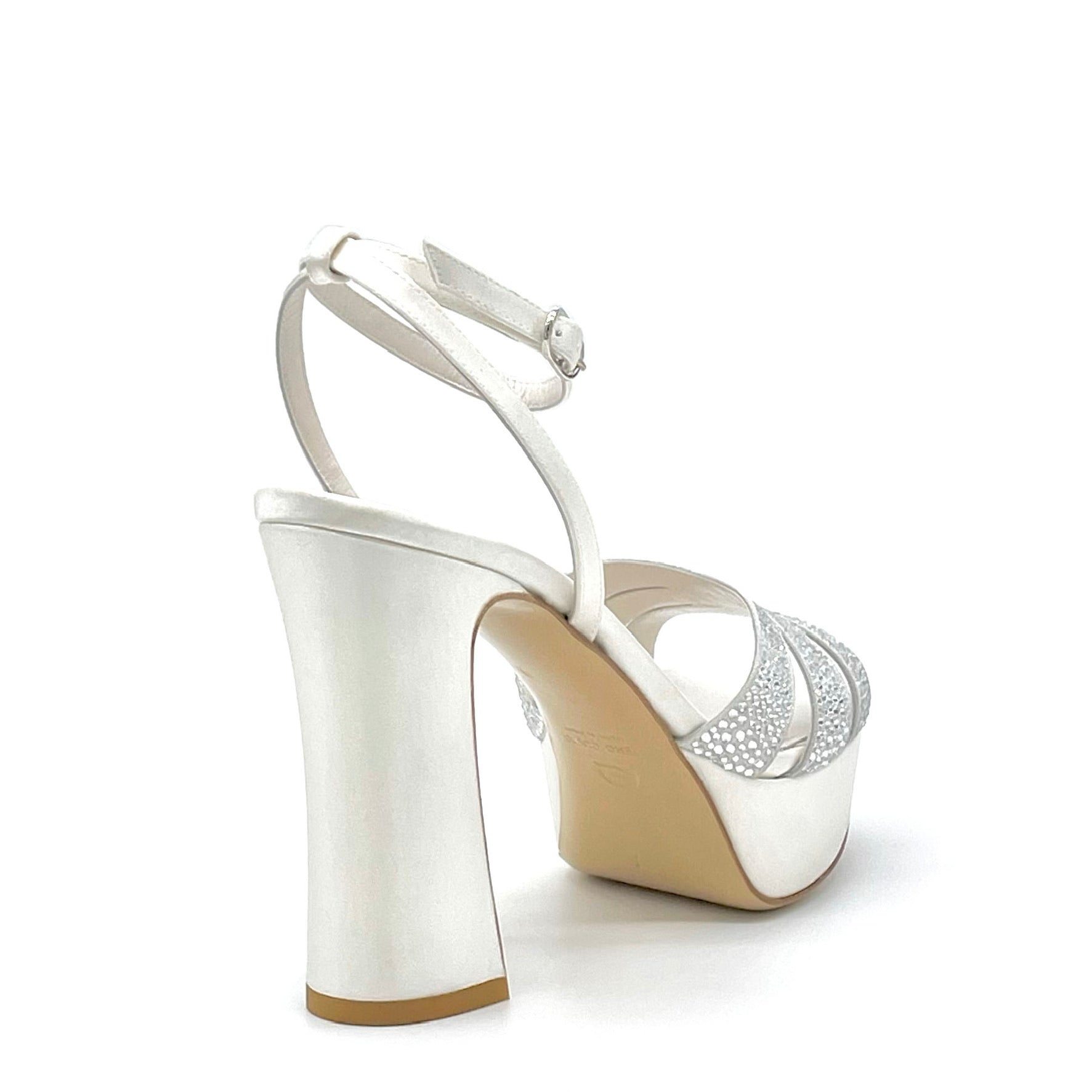 Sandalo in 100% seta bianca con applicazione di strass e plateau - Cod. S2303
