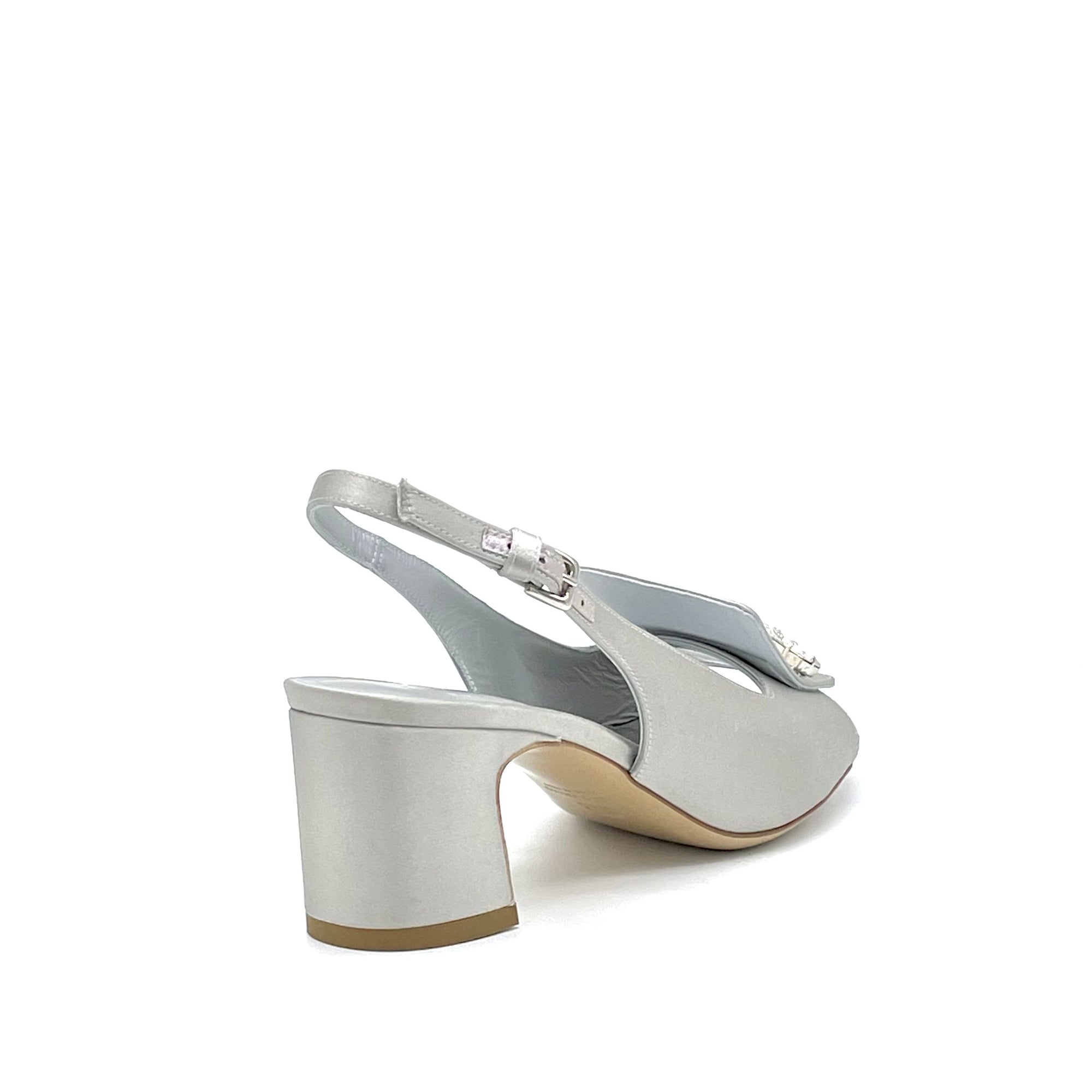 Sandalo in raso di seta argento e accessorio gioiello – Cod. 13139